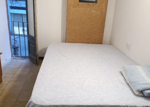 Cozy room beside of the metro Parallel